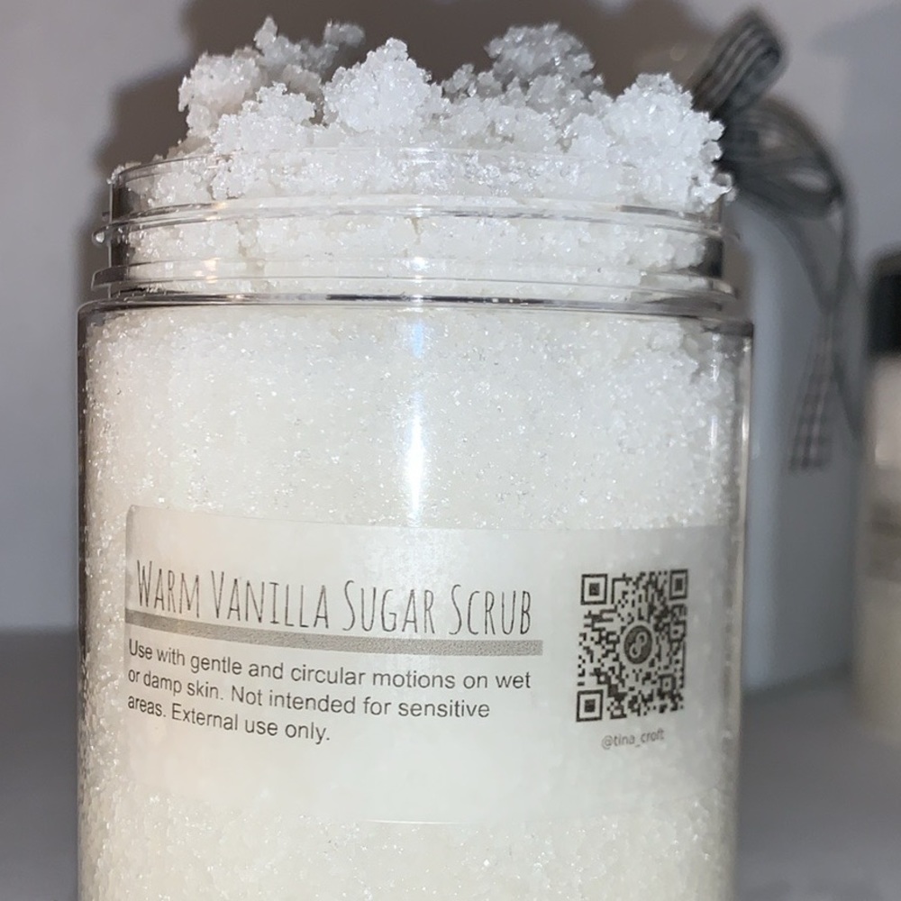 Warm Vanilla Sugar Scrub it Smells Delicious It smells so good you wanna eat it! - Picture 4 of 7